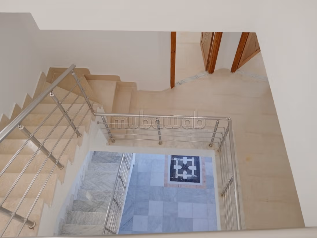 Casa di lusso in vendita a Ain Zaghouan Nord. 4 camere. Riscaldamento