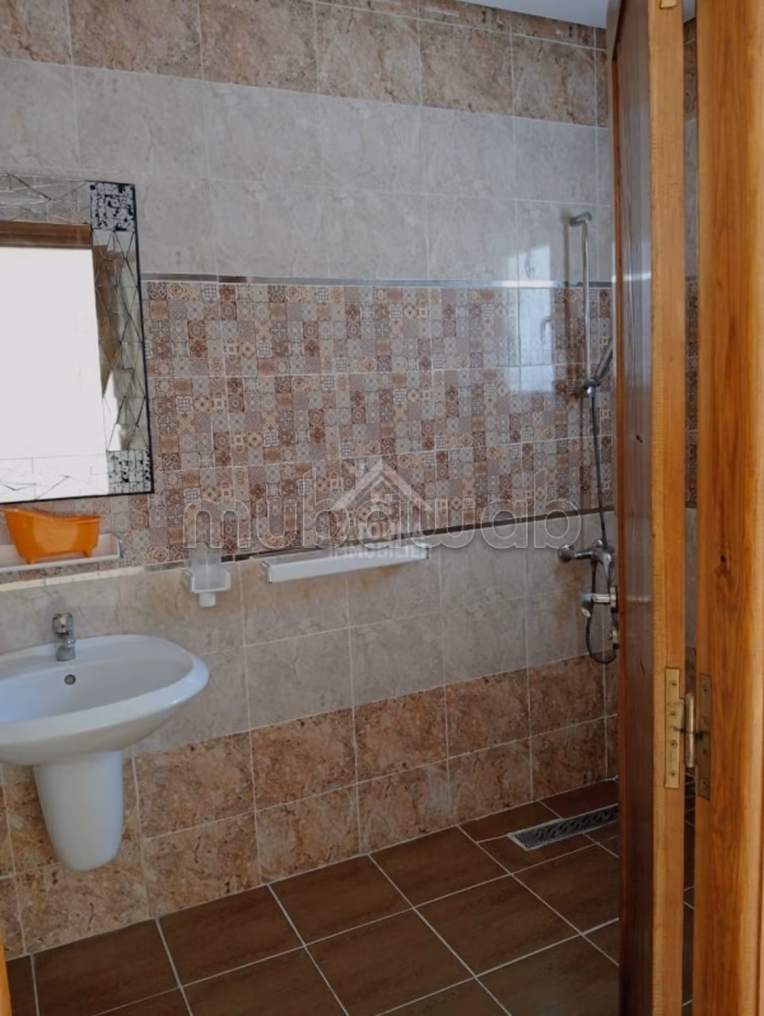 Casa di lusso in vendita a Ain Zaghouan Nord. 4 camere. Riscaldamento