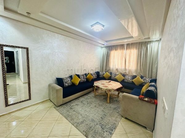 Pisos en alquiler en Hay Salam. 2 dormitorios. Sin ascensor, gran terraza