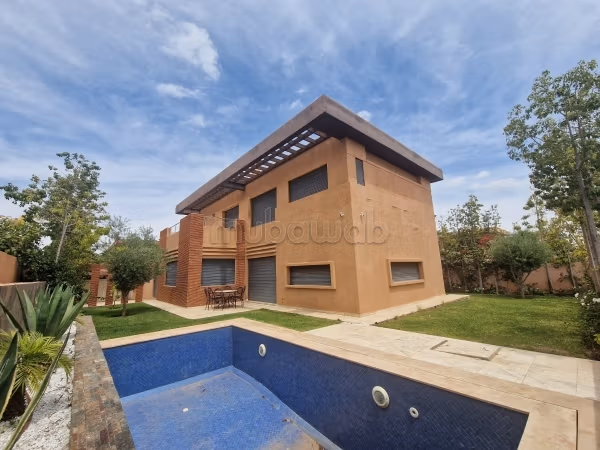 Casa di lusso in vendita a Route de l'Ourika. 3 camere. Arredato