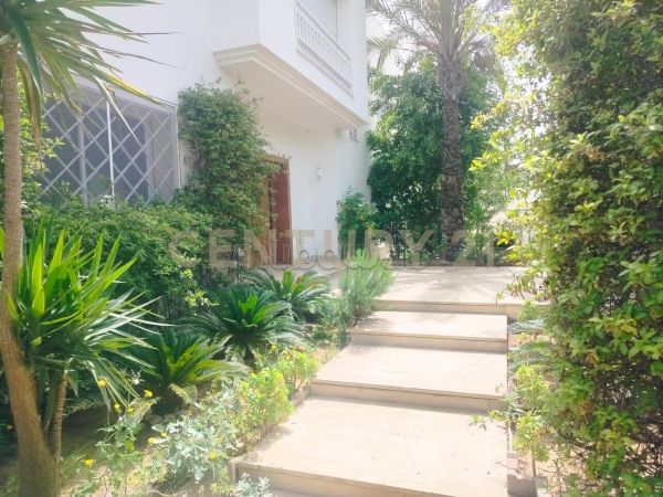 À louer villa S6 à Gammarth Touristique