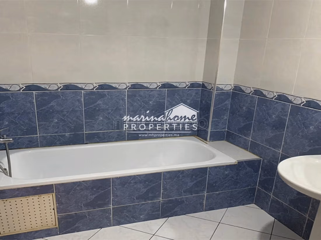 Apartment to purchase. 2 rooms. Terrace