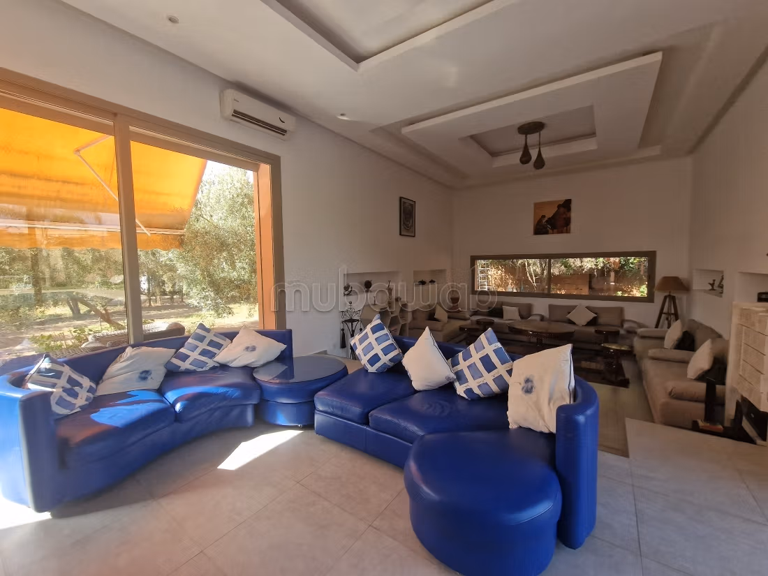 Belle villa de compagne avec piscine sur 5000m²