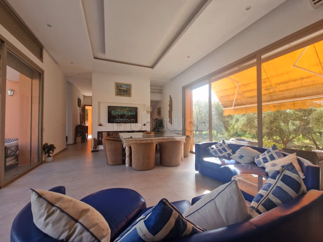 Belle villa de compagne avec piscine sur 5000m²