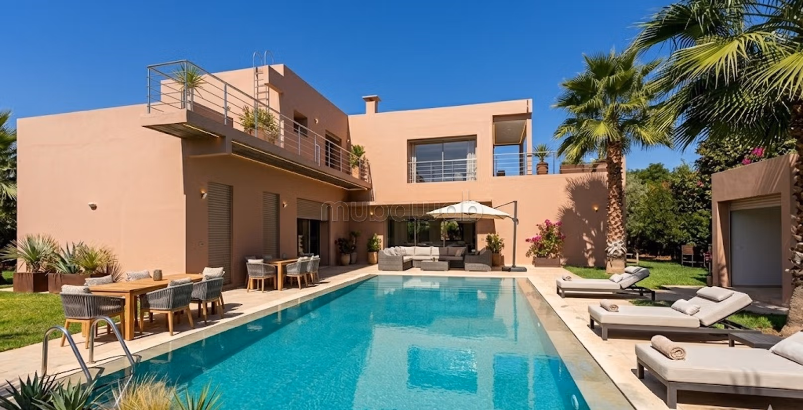 Belle villa de compagne avec piscine sur 5000m²