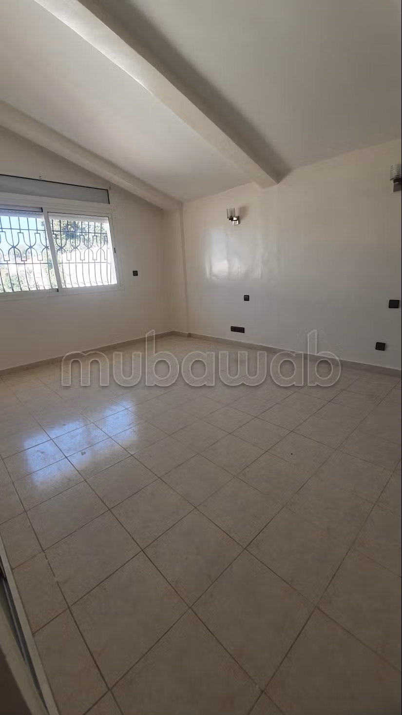 Villa Vide a louer au CIL à proximité de l'école Georges Bizet