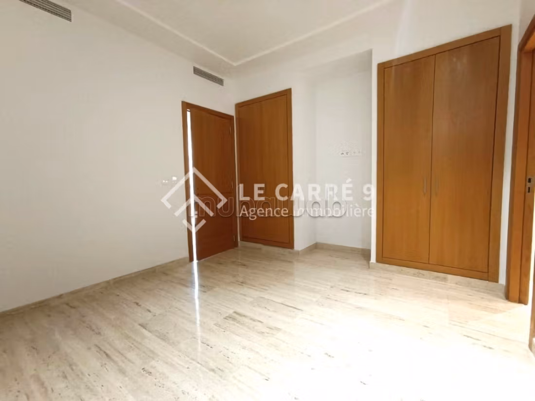 Duplex à louer S4 avec piscine au Lac 2