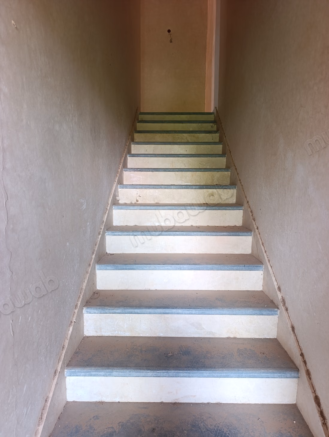 Apartment for rent in El Manar El Hank. Surface area 90 m². Air conditioning and fireplace