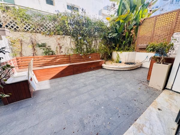 Unique. Grande terrasse ensoleillée
