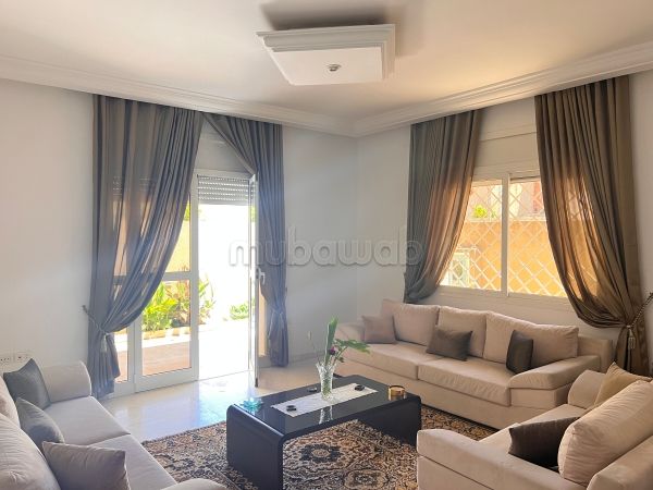 Villa di lusso in vendita a Riadh al Andalous. Superficie 200 m². Terrazzo e giardino