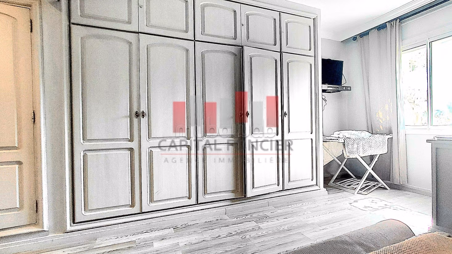 Luxury villa for rent. Area of 400 m². Usable fireplace, Large swimming pool