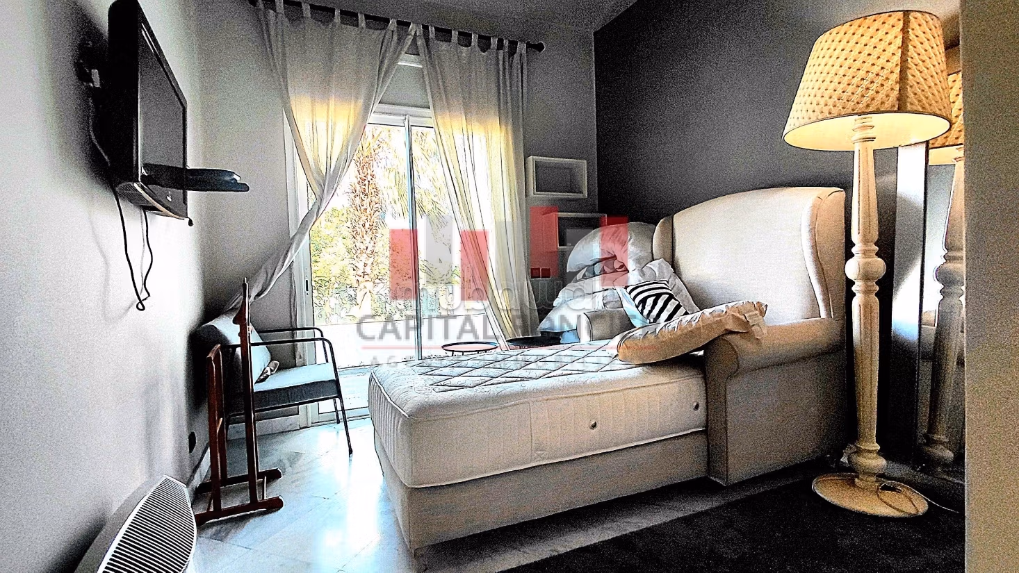 Luxury villa for rent. Area of 400 m². Usable fireplace, Large swimming pool