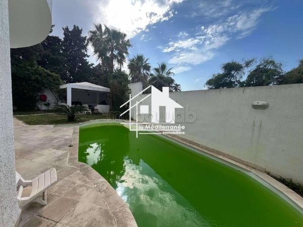 Luxury Villa for rent in Gammarth Supérieur. 4 beautiful rooms. Well furnished