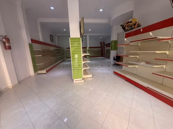 Offices & shops for sale in Route de Safi. Dimension 150 m². Secured door, Secured neighbourhood
