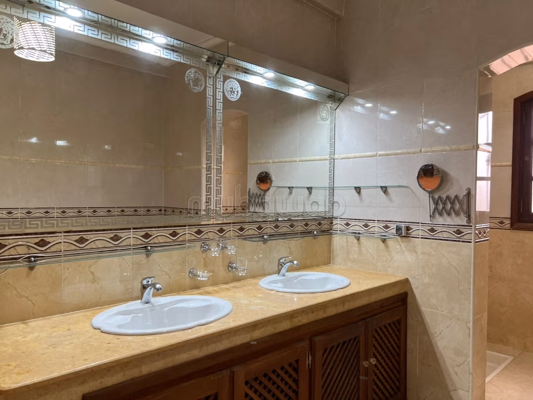 Magnifica casa di lusso in affitto a Route Casablanca. 4 camere. Arredato