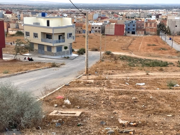 Vente terrain à Berkane. Superficie 100 m²