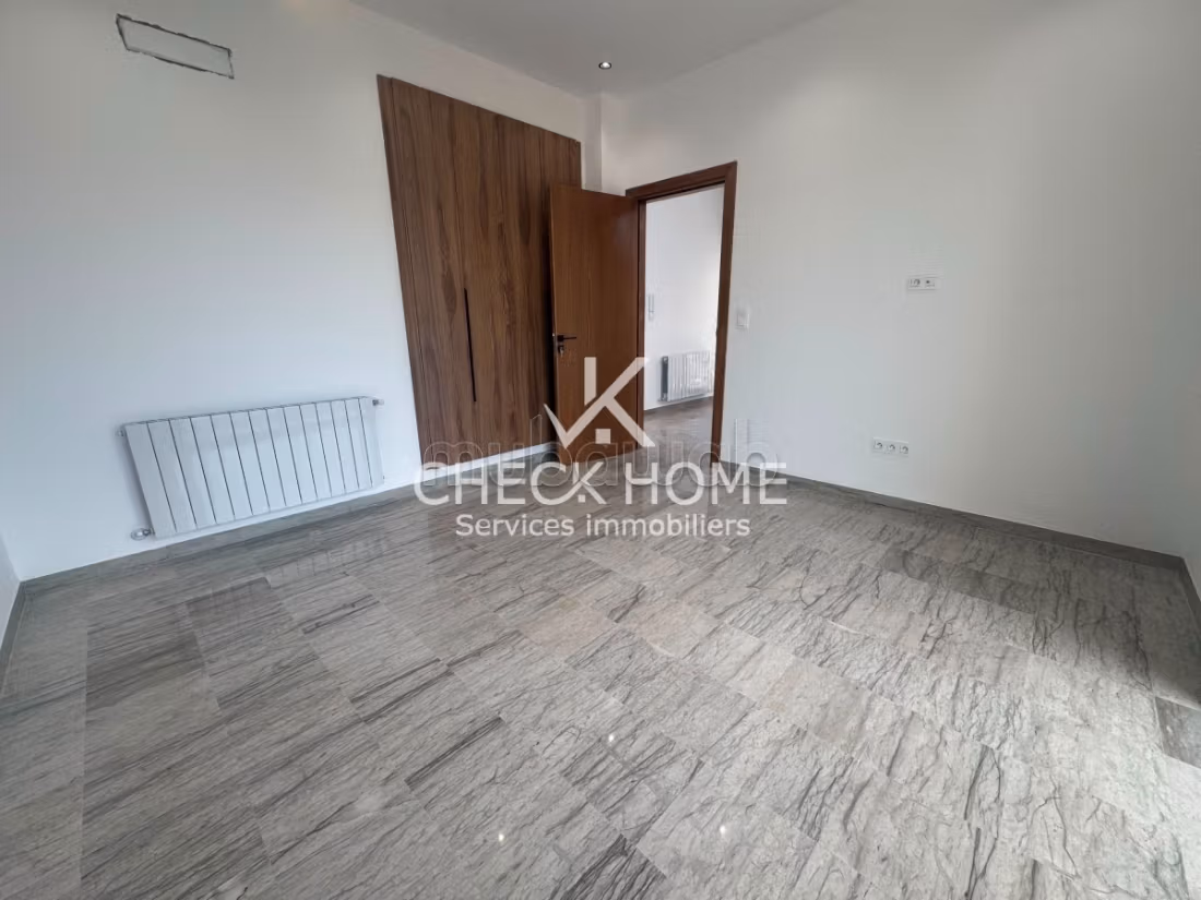 A vendre Villa S5 à Hammamet 3min de la plage titre bleu