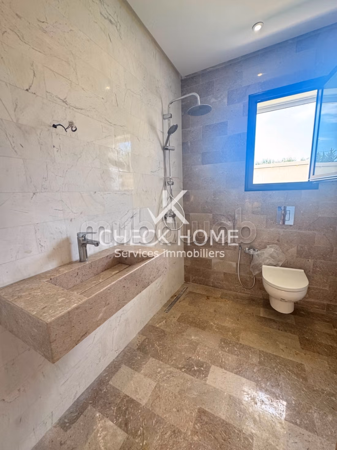 A vendre Villa S5 à Hammamet 3min de la plage titre bleu