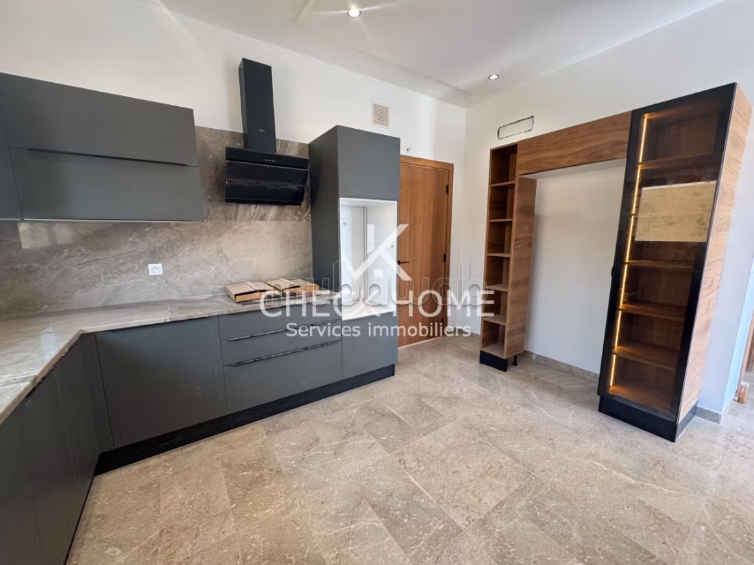 A vendre Villa S5 à Hammamet 3min de la plage titre bleu