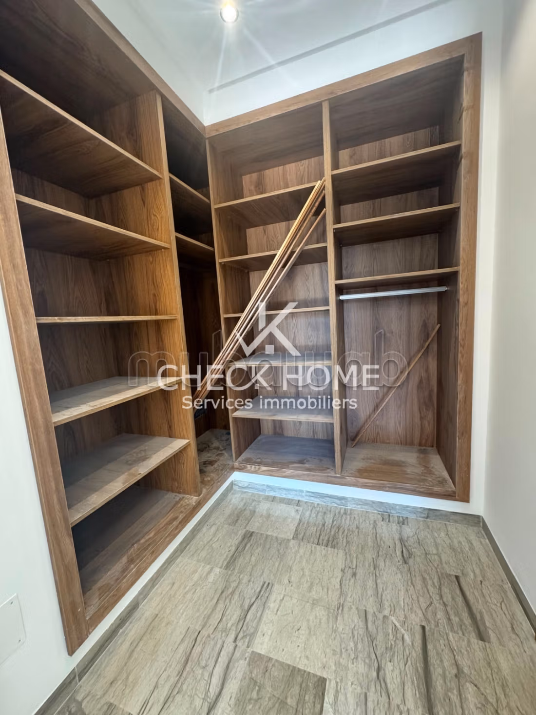 A vendre Villa S5 à Hammamet 3min de la plage titre bleu