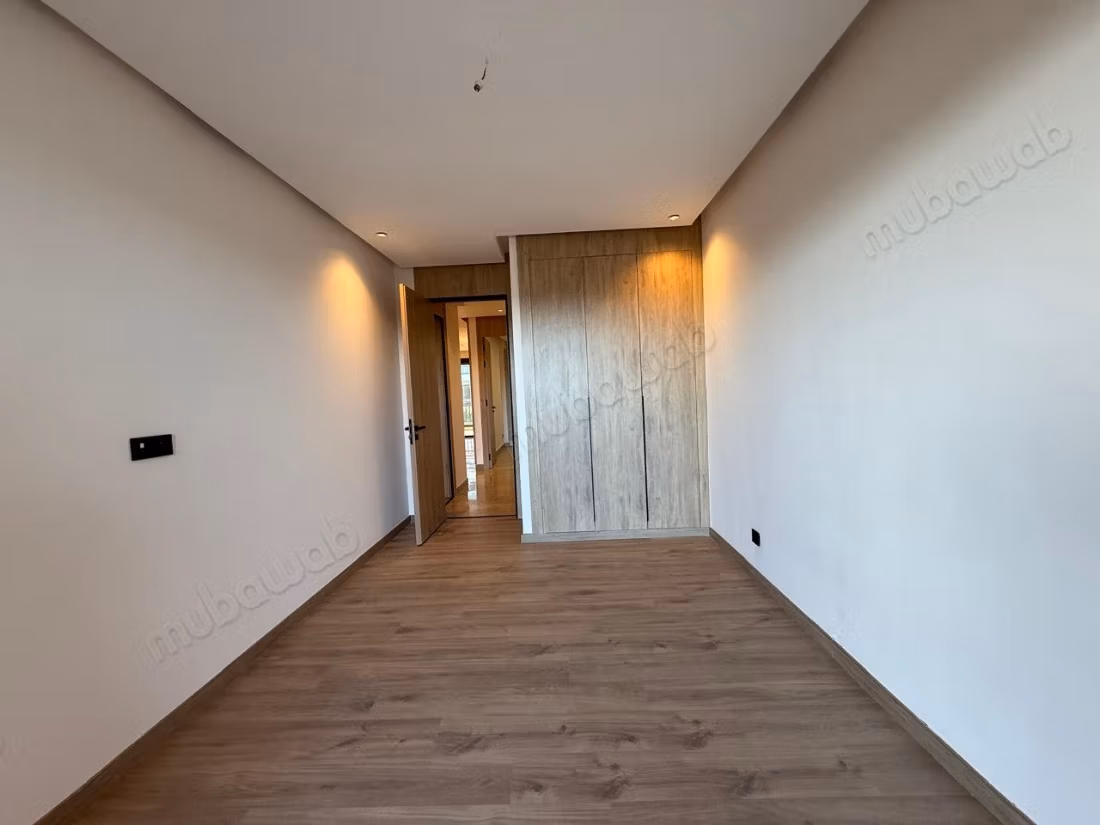 Magnificent villa for rent in Riyad. 7 large rooms. Double glazed windows and central heating