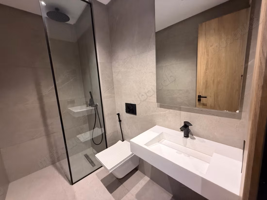 Magnificent villa for rent in Riyad. 7 large rooms. Double glazed windows and central heating