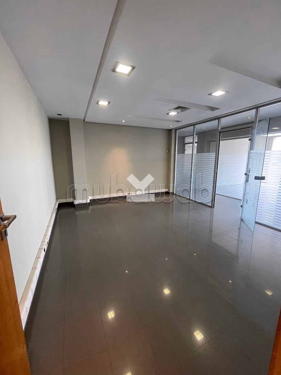 Bureau à Louer de 350.0 m² à Casablanca, Ain Sebaa