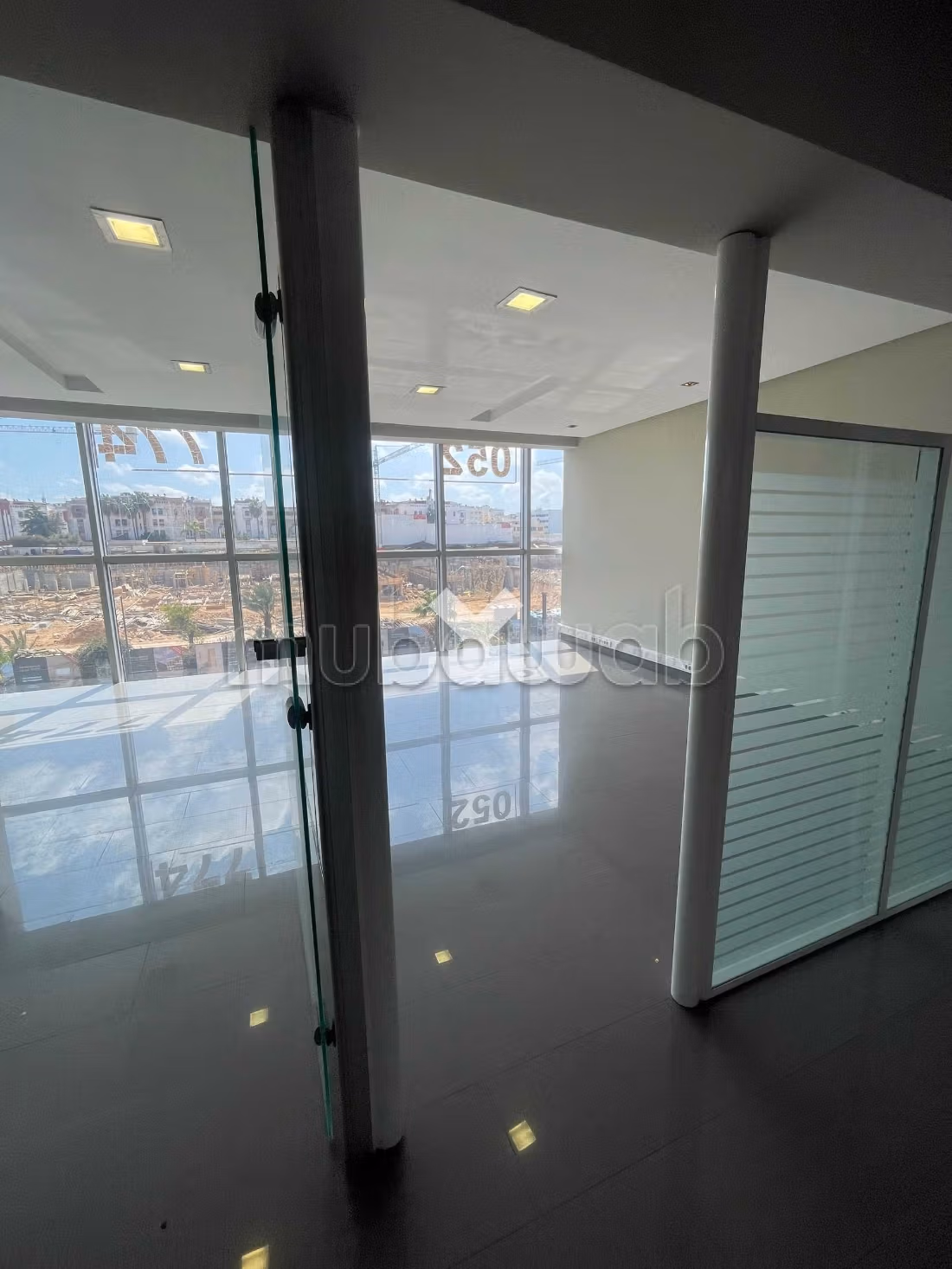 Bureau à Louer de 350.0 m² à Casablanca, Ain Sebaa