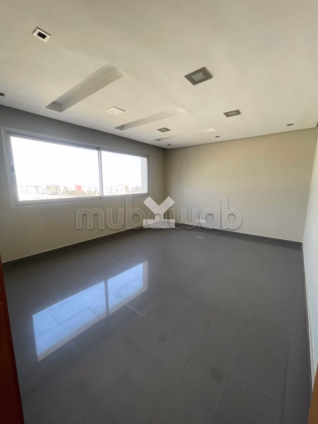 Bureau à Louer de 350.0 m² à Casablanca, Ain Sebaa