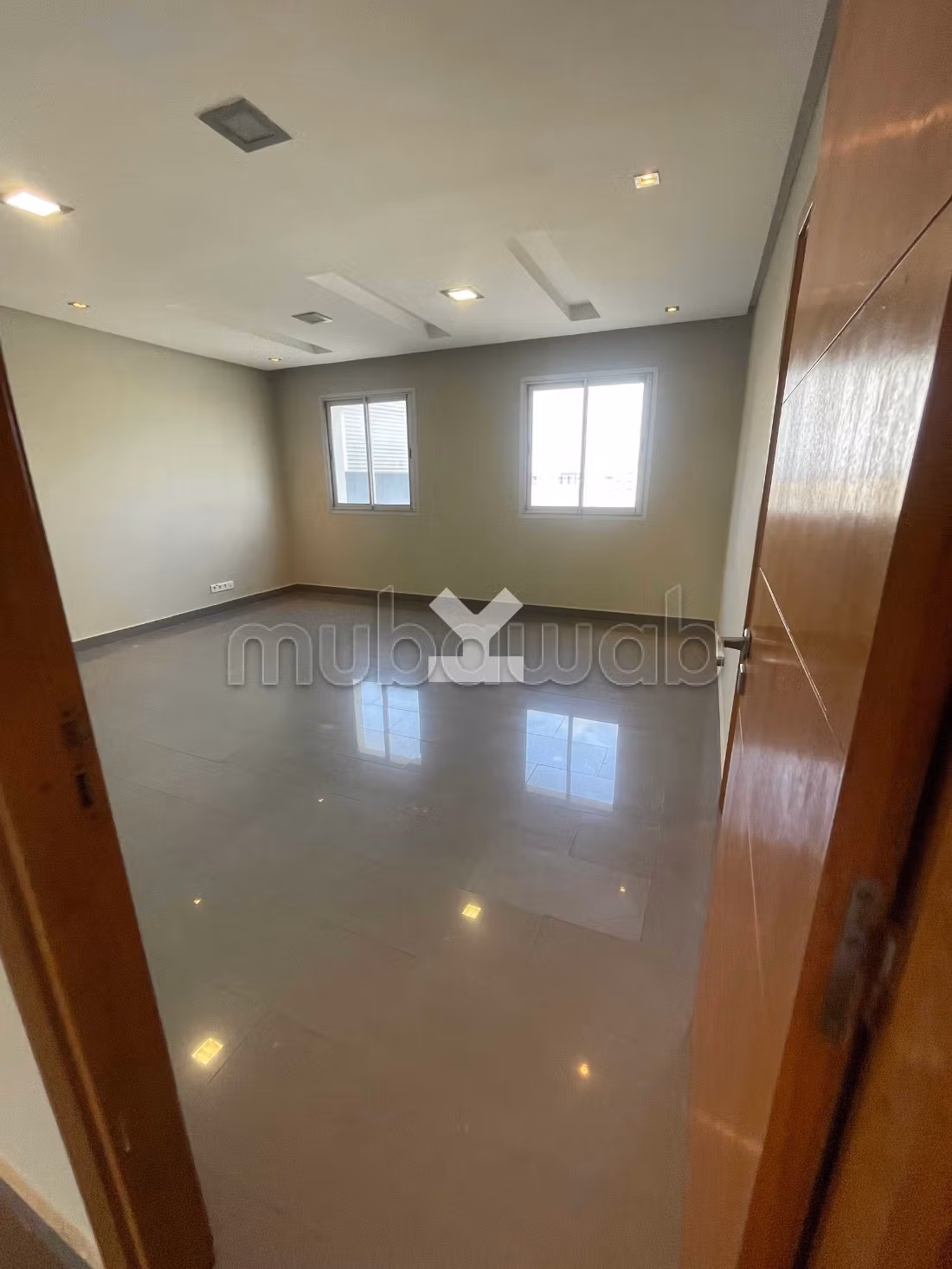 Bureau à Louer de 350.0 m² à Casablanca, Ain Sebaa