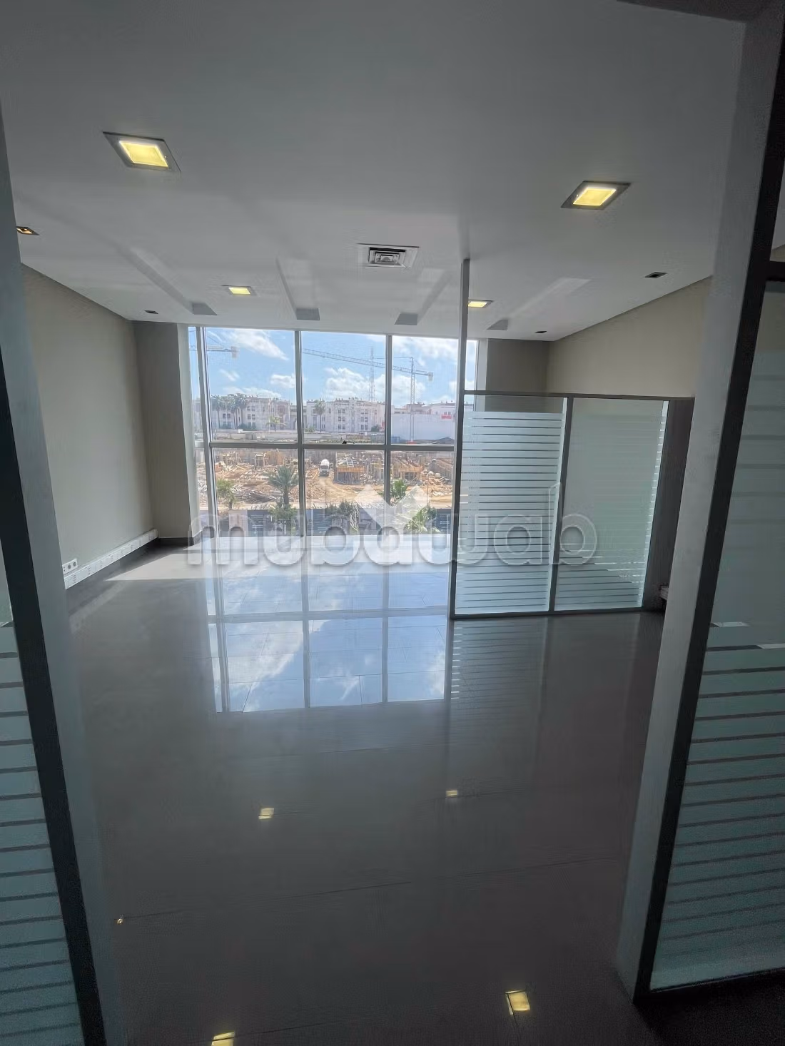 Bureau à Louer de 350.0 m² à Casablanca, Ain Sebaa
