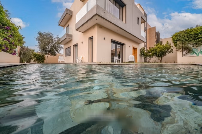 Casa de lujo en venta en Route de Tahanaout. 5 habitaciones. Armarios