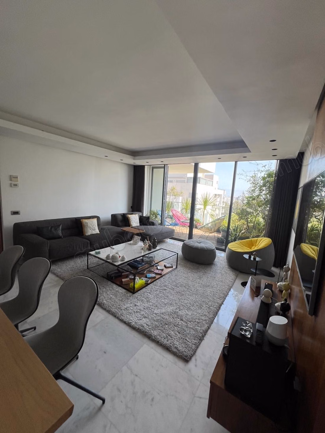 Appartement trois chambres meublé à louer 
CFC