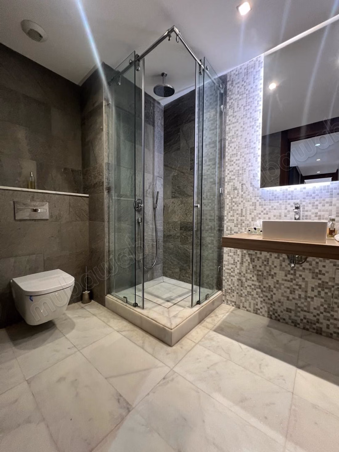 Appartement trois chambres meublé à louer 
CFC