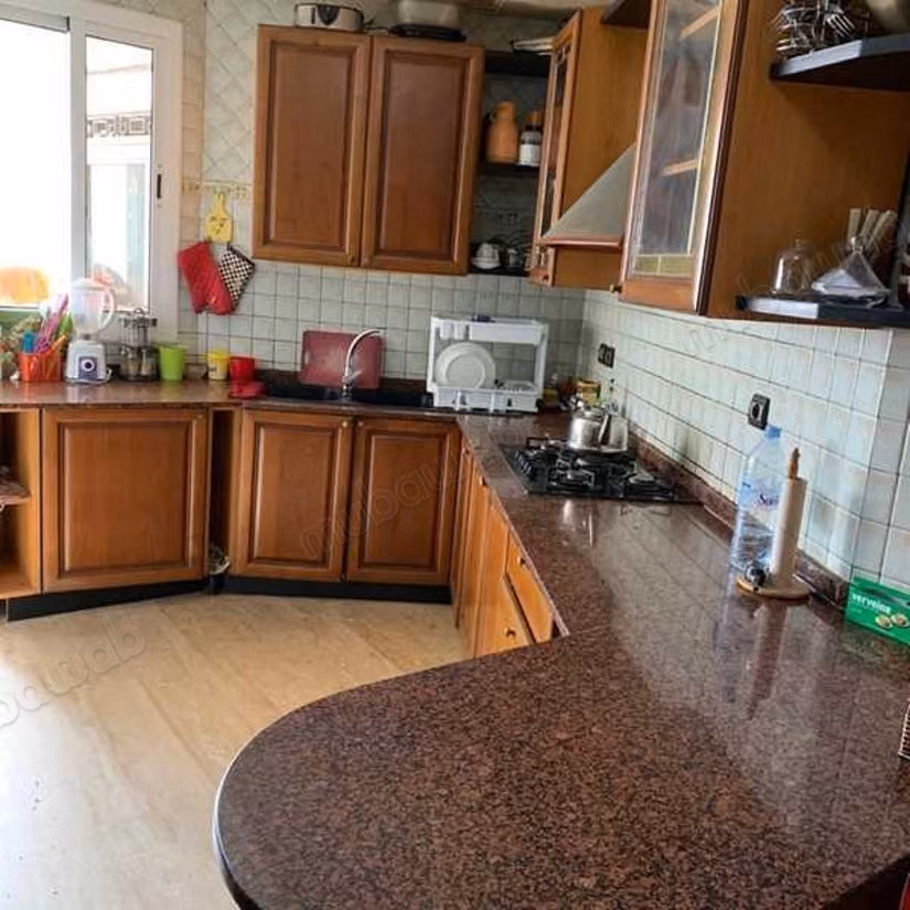 Sale of a lovely apartment in Triangle d'Or. 4 rooms. Lift and garage