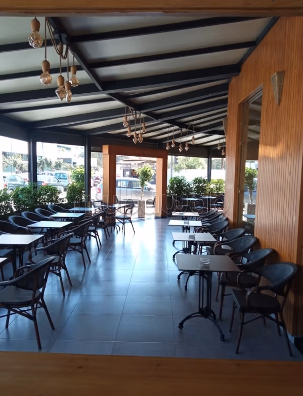 Oficinas y locales comerciales en venta en Sidi Belyout. Área total 200 m². Sistema de aire condicionado