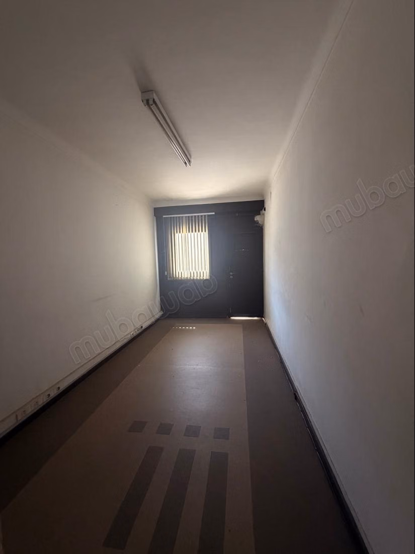 2 immeuble mitoyen à louer pour une longue durée