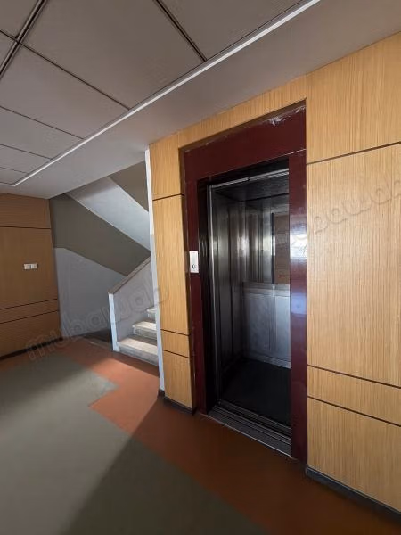 2 immeuble mitoyen à louer pour une longue durée