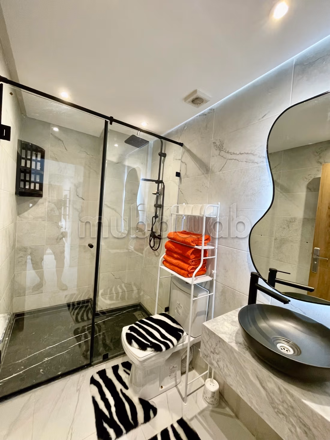 Apartments for rent in Hivernage. 1 Room. Caretaker and air conditioning
