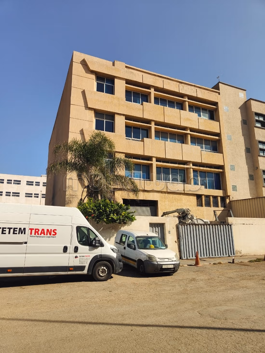 Immeuble industriel en vente à Aïn Sebaâ. Superficie 3000 m²