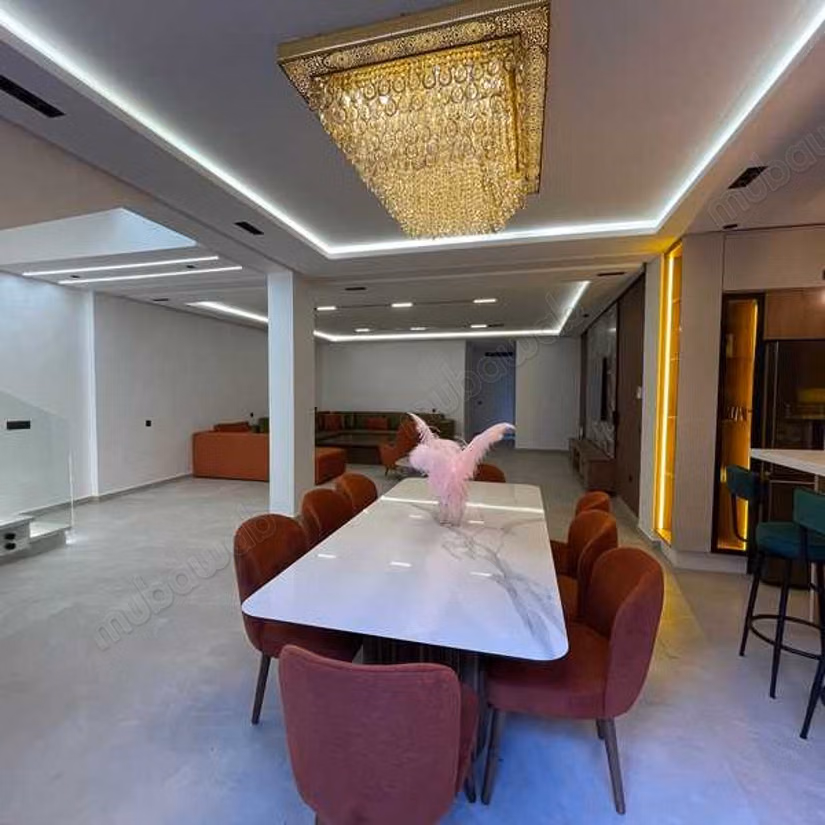 Villa à Vendre de 483.0 m² à Marrakech, Lotissement Les Palm...