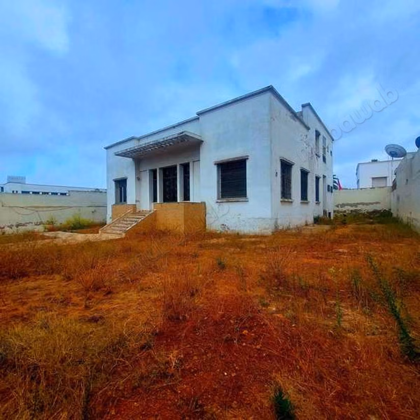 Villa à Vendre de 1008.0 m² à Casablanca, Habbous