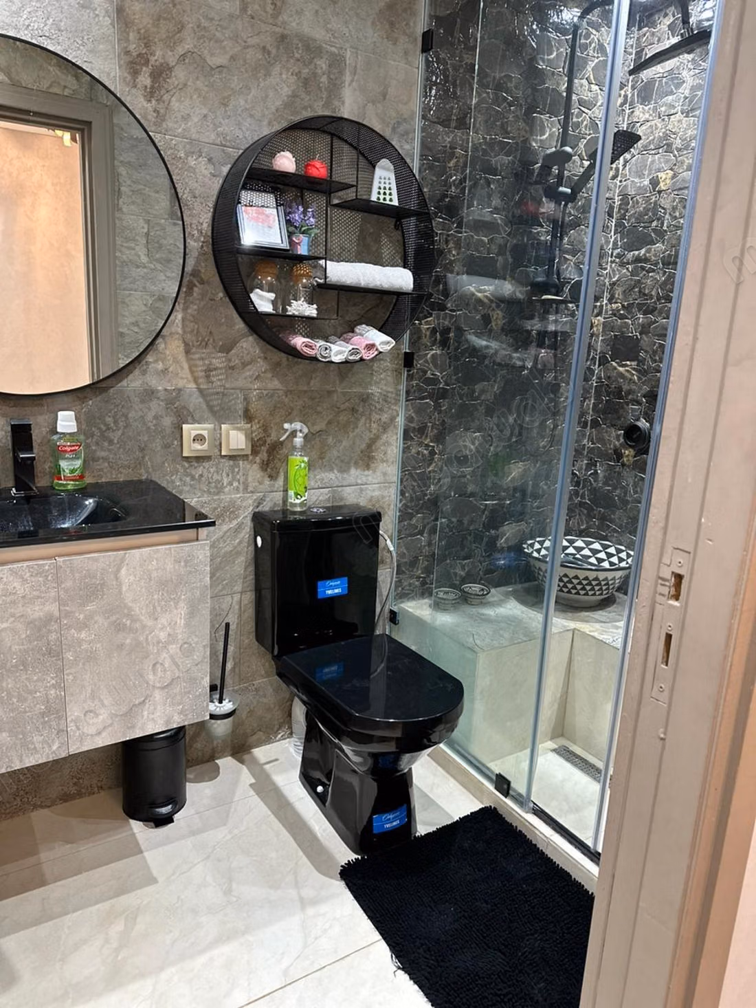 Very nice apartment for rent in Ouasis. 1 lovely room. Attic
