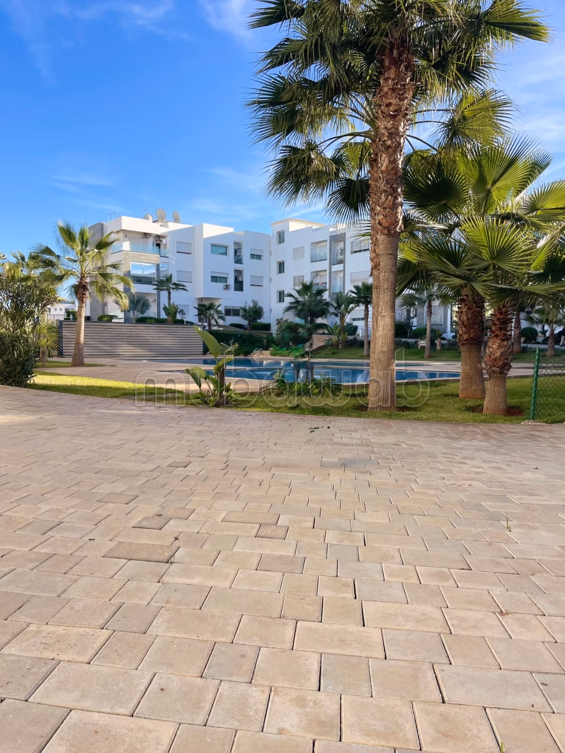 Location Appart meublé, garage, résidence calme sécurisée