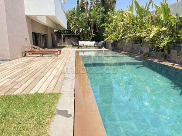 Kopen: villa's en luxe woningen in Agdal. 5 Kamers. Tuin en parkeergelegenheid