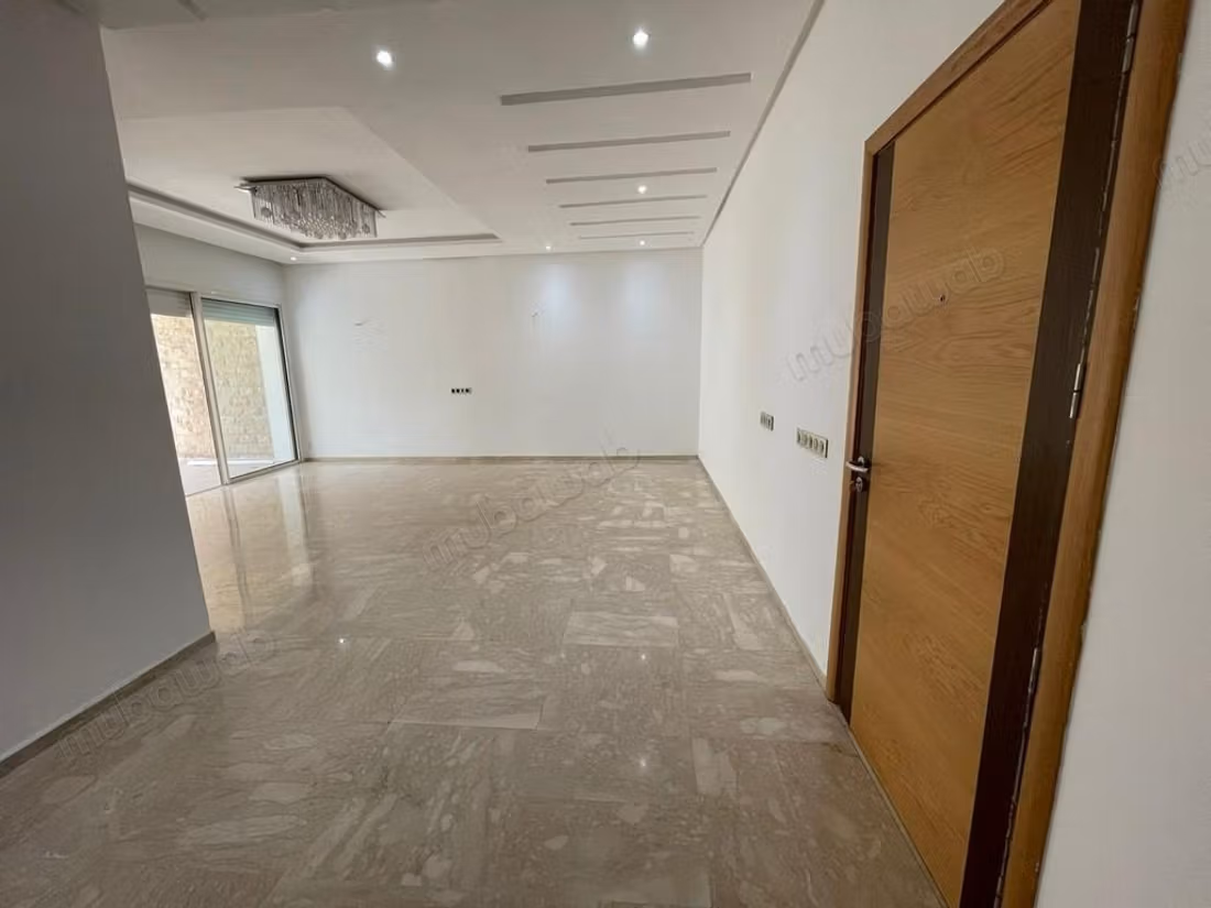 Appartamento in vendita a Agdal. 4 camere. Terrazzo e ascensore
