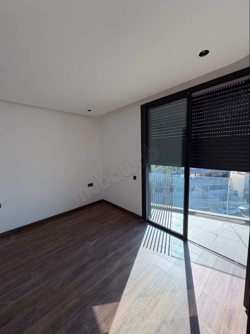Bonito piso en venta en Beauséjour. Pequeña superficie 45 m². Con ascensor y terraza