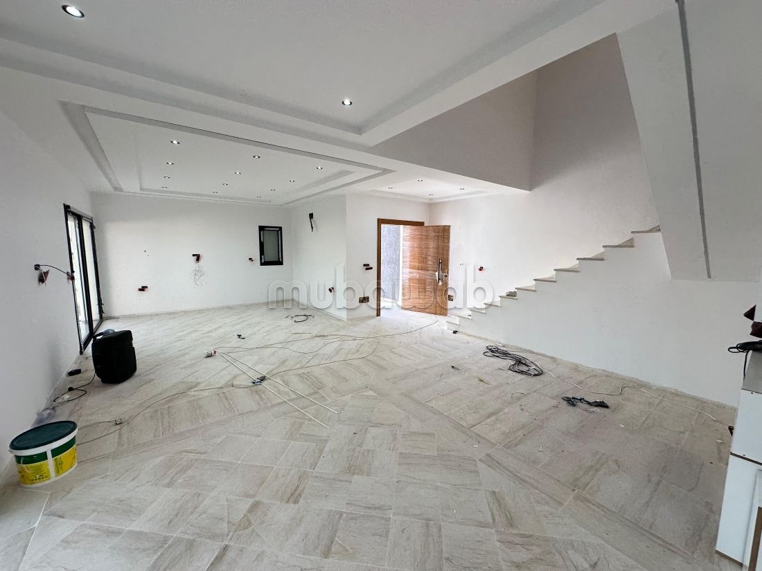 Villa de style moderne en cours de finition