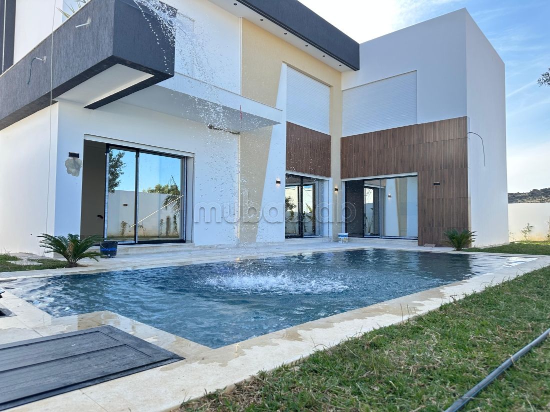 Villa de style moderne en cours de finition