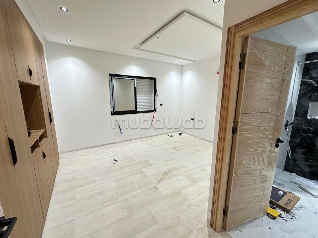 Villa de style moderne en cours de finition